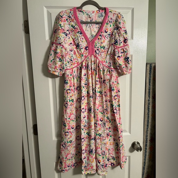 crown & ivy Dresses & Skirts - Crown & Ivy Floral Dress